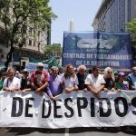 zzzznacp2 NOTICIAS ARGENTINAS BAIRES, ENERO 4: El sindicato Asociación de Trabajadores del Estado (ATE) realizaba hoy un paro nacional y se movilizaba por el centro porteño rumbo al Ministerio de Modernizción en rechazo a los despidos que se dispusieron en las últimas semanas en el sector público.
Foto NA: JUAN VARGAS zzzz