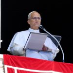 El papa León XIV dirige el rezo semanal del Ángelus desde una ventana del Vaticano, 9 de agosto de 2026. Vatican Media/Mario Tomassetti/Handout vía REUTERS